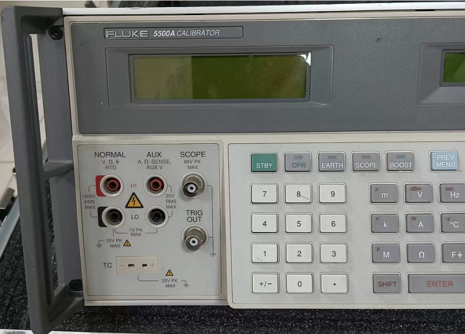 636067ca2f1b8.png 校準儀FLUKE5500A 1.png