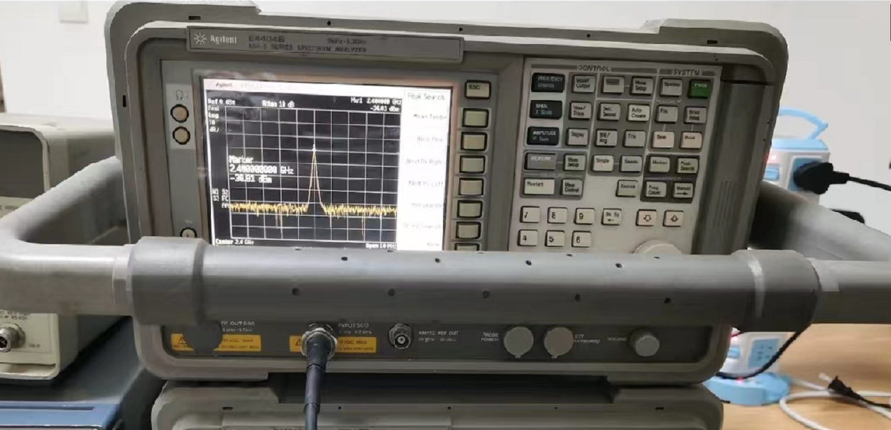 645d8bc901cd0.png 頻譜E4404B 7.png