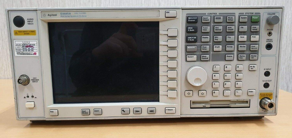 64ab52e9a1c4f.png 頻譜E4445A.png