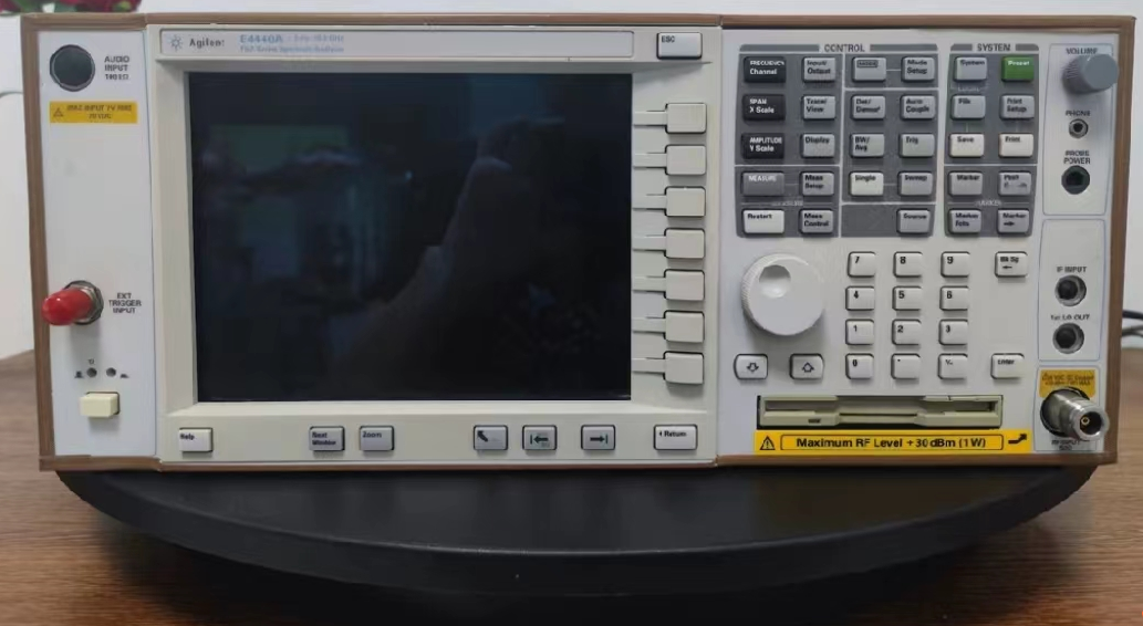 64b9d2475d309.png 頻譜E4440A 9.png