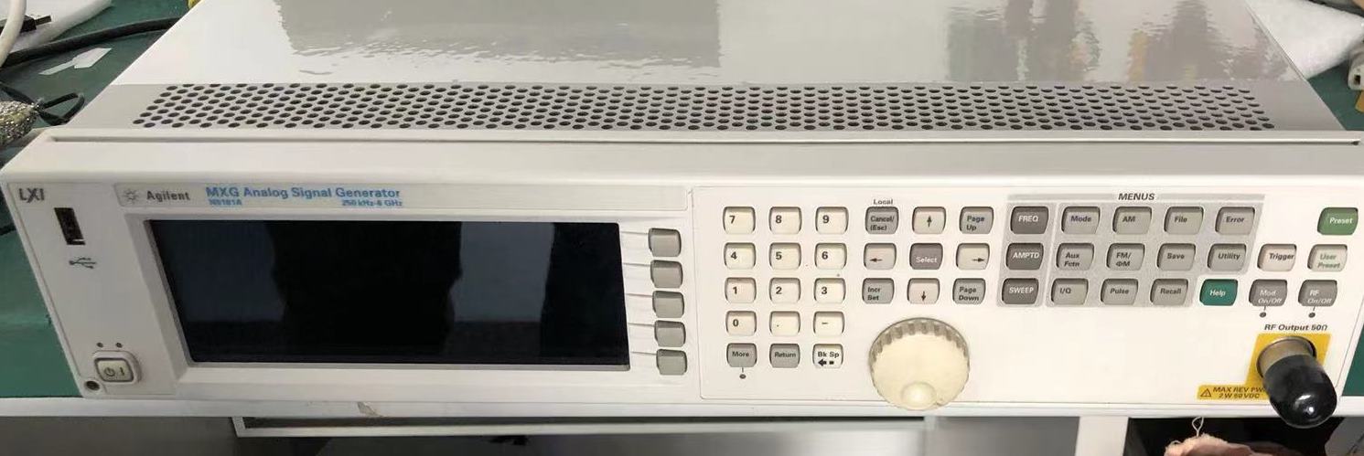 6501040260452.jpg 信號源N5182A 3.jpg